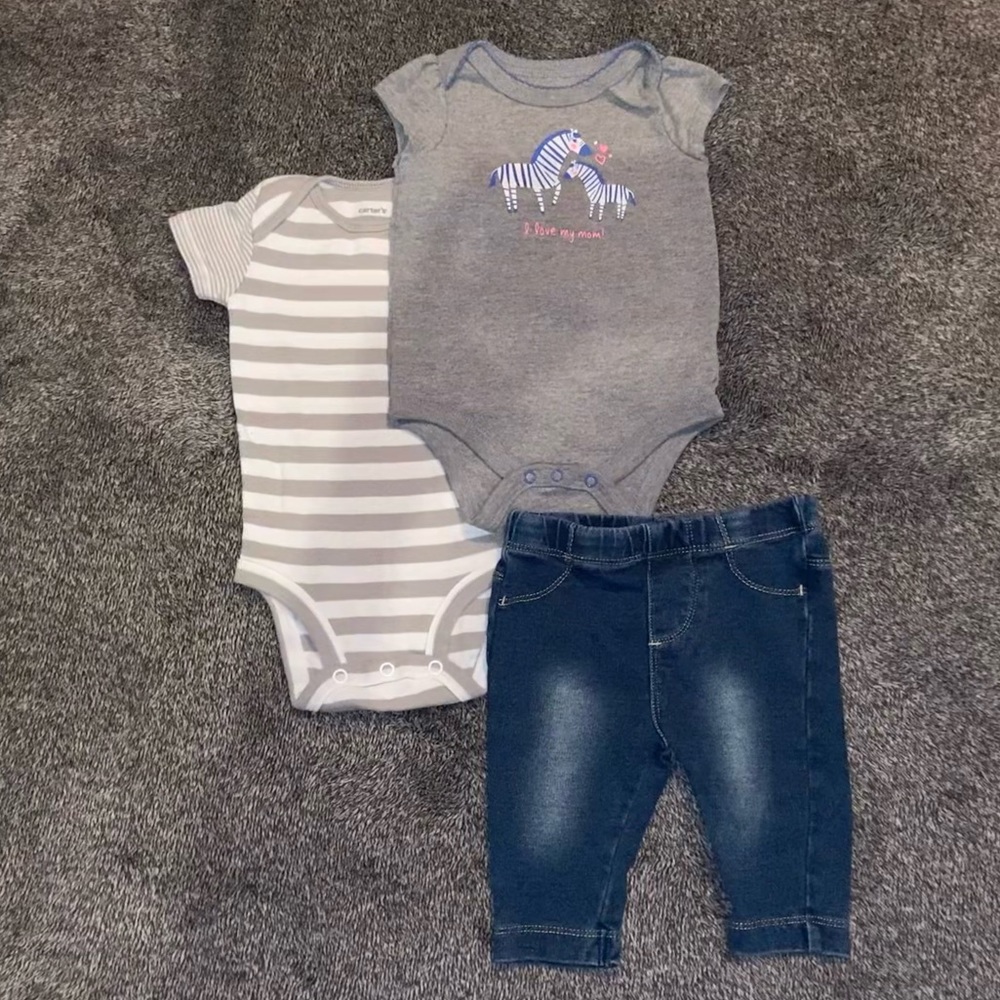 Set of baby clothes